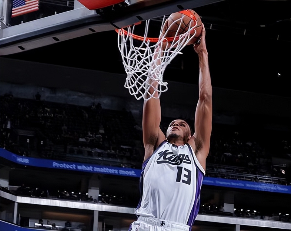 射也是很稳 射也是很稳