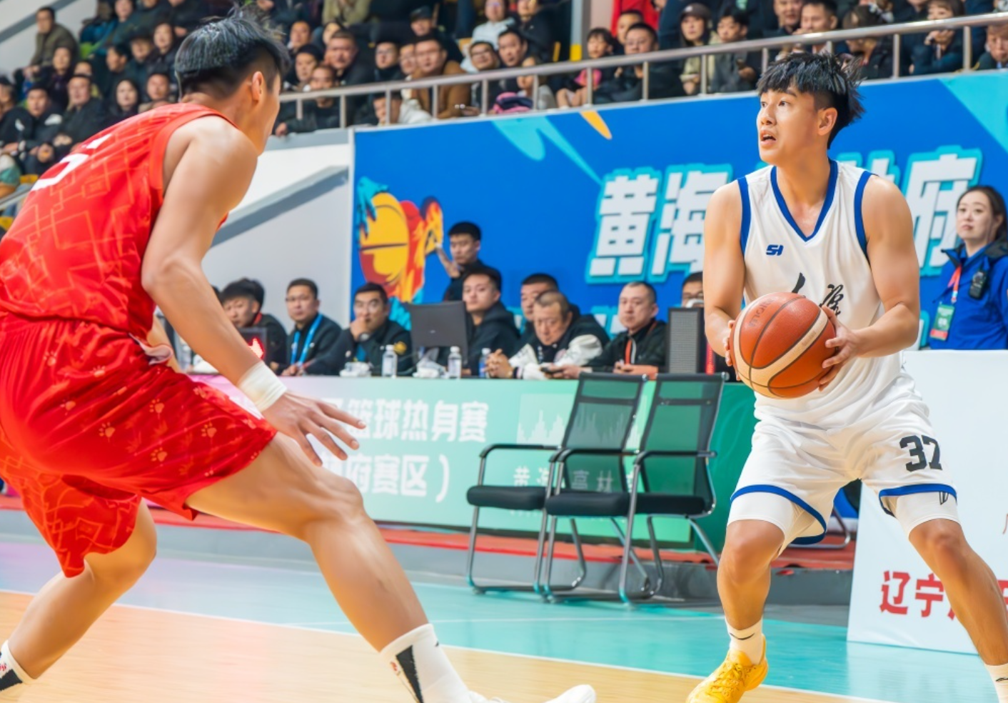 欣慰的表现, 轻松, 场第三或者 欣慰的表现, 轻松, 场第三或者